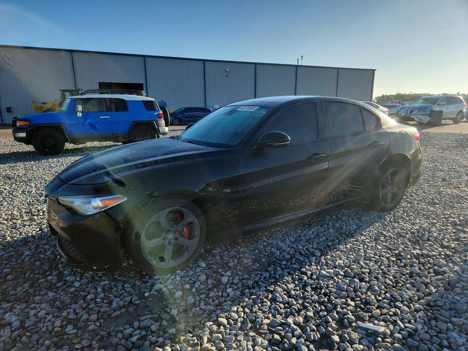 68735966 :رقم المزاد ، ZARFAEBN8H7540654 vin ، 2017 Alfa Romeo Giulia مزاد بيع