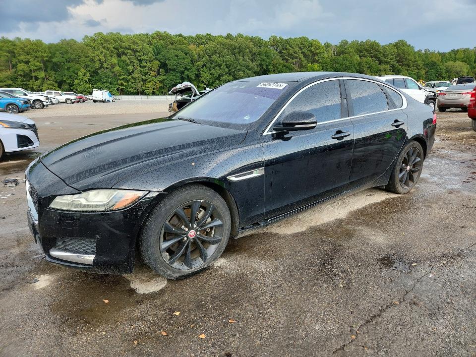 66852746 :رقم المزاد ، SAJBD4BN8HCY32324 vin ، 2017 Jaguar Xf مزاد بيع