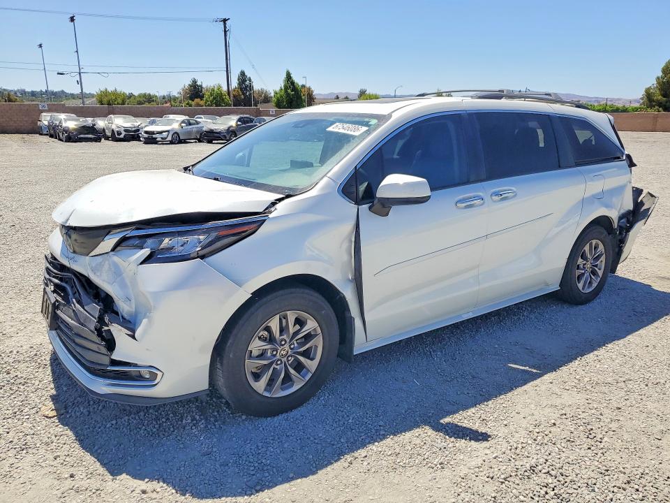Auction sale of the 2022 Toyota Sienna, vin: 5TDYRKEC2NS092398, lot number: 67546086