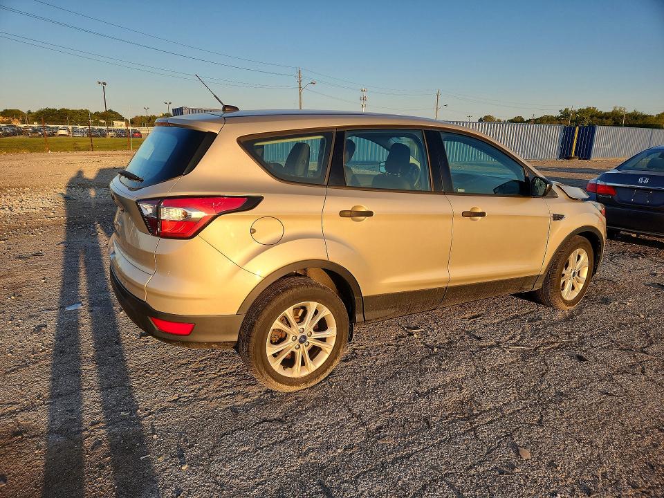 2018 Ford Escape მანქანა იყიდება აუქციონზე, vin: 1FMCU0F7XJUA20056, აუქციონის ნომერი: 68804266