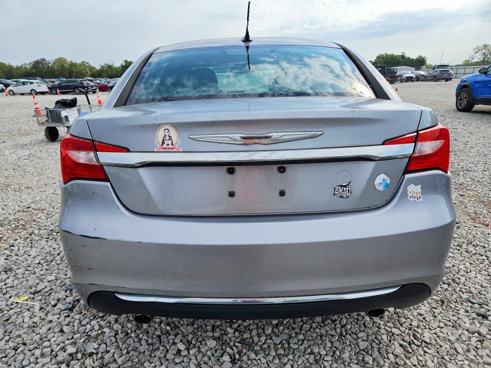 69380546 :رقم المزاد ، 1C3CCBCG9DN555583 vin ، 2013 Chrysler 200 مزاد بيع