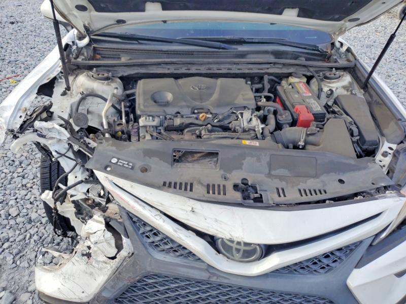 70539926 :رقم المزاد ، 4T1B11HK9JU612303 vin ، 2018 Toyota Camry مزاد بيع