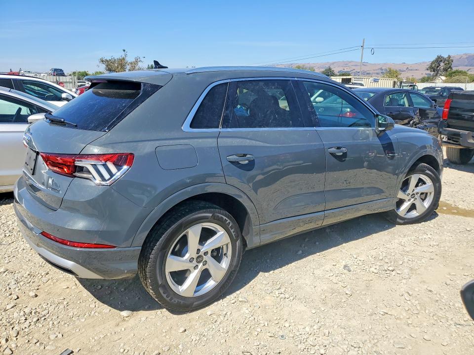 68168396 :رقم المزاد ، WA1AUCF36M1120536 vin ، 2021 Audi Q3 مزاد بيع