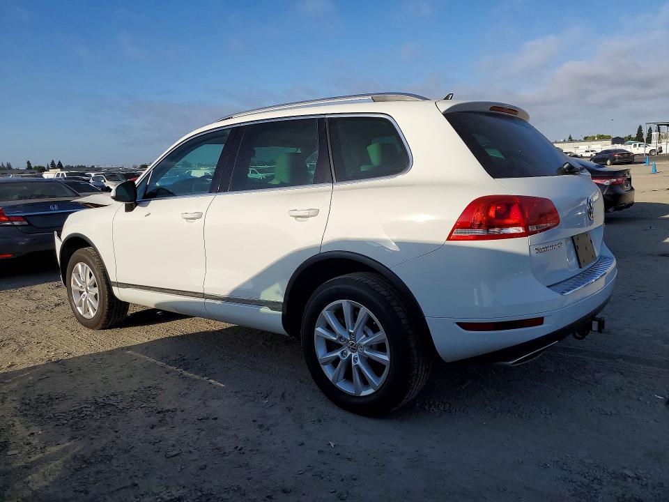 Продажа на аукционе авто 2014 Volkswagen Touareg, vin: WVGEP9BP1ED007101, номер лота: 68679426