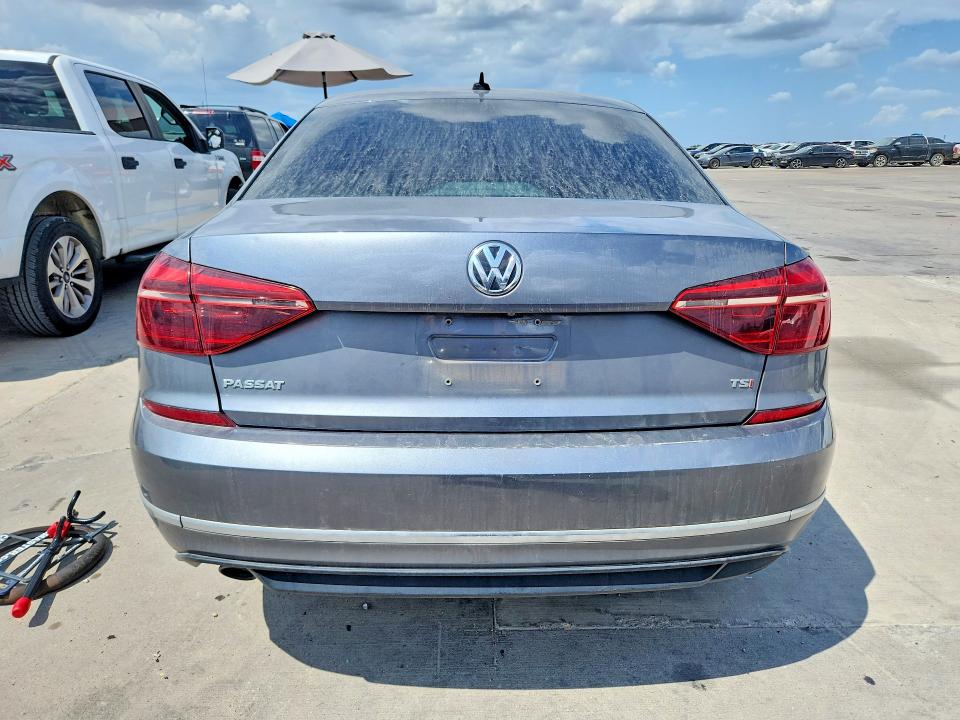 Продаж на аукціоні авто 2018 Volkswagen Passat, vin: 1VWAA7A33JC026186, номер лоту: 68434156