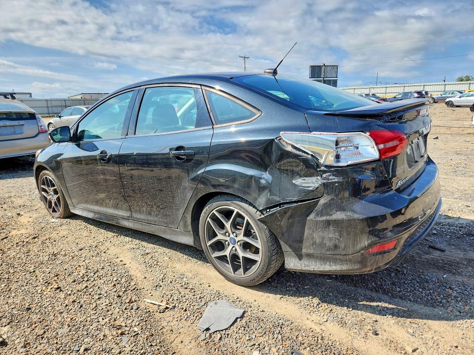 68813106 :رقم المزاد ، 1FADP3F28FL216182 vin ، 2015 Ford Focus مزاد بيع