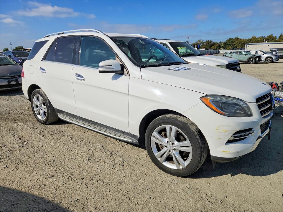 68694206 :رقم المزاد ، 4JGDA5HB7EA285102 vin ، 2014 Mercedes-benz Ml مزاد بيع
