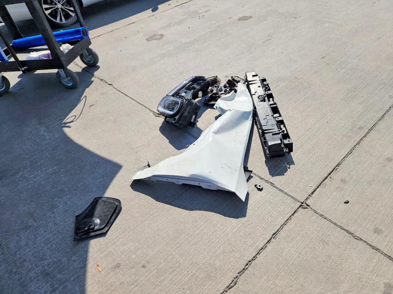 69030236 :رقم المزاد ، 7PDSGBBA3PN024840 vin ، 2023 Rivian R1s مزاد بيع