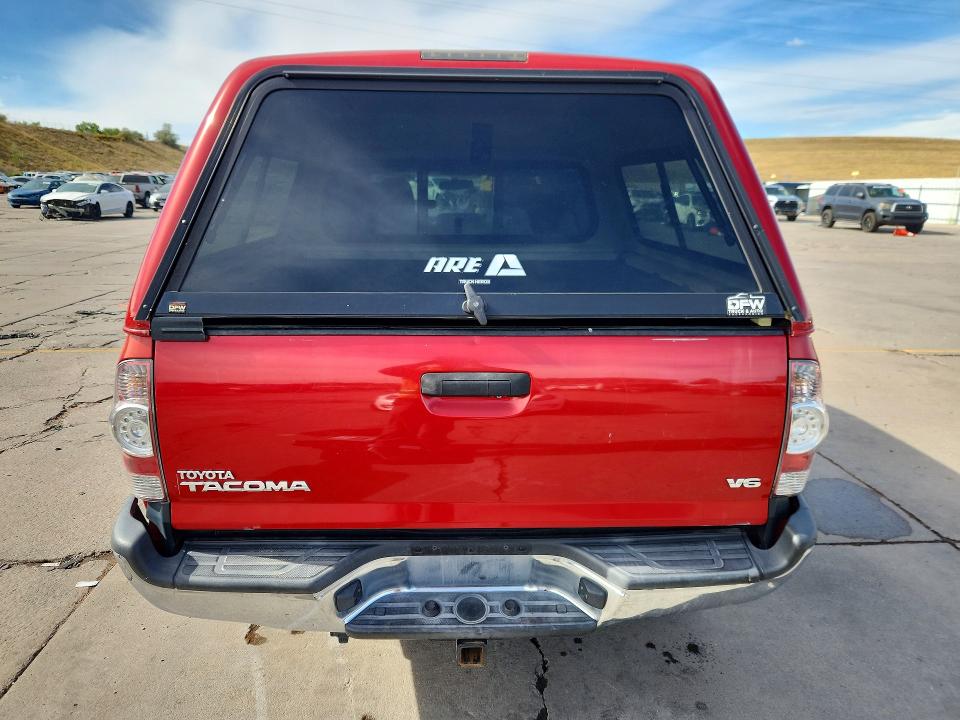 Продаж на аукціоні авто 2015 Toyota Tacoma, vin: 5TFLU4EN4FX128402, номер лоту: 69626796