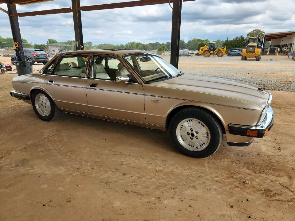 Продажа на аукционе авто 1994 Jaguar Vandenplas, vin: SAJKX1743RC706573, номер лота: 68462186