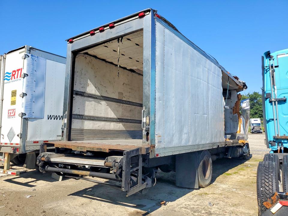 68260126 :رقم المزاد ، 1FVACWDT7BDBD8040 vin ، 2011 Freightliner M2 مزاد بيع
