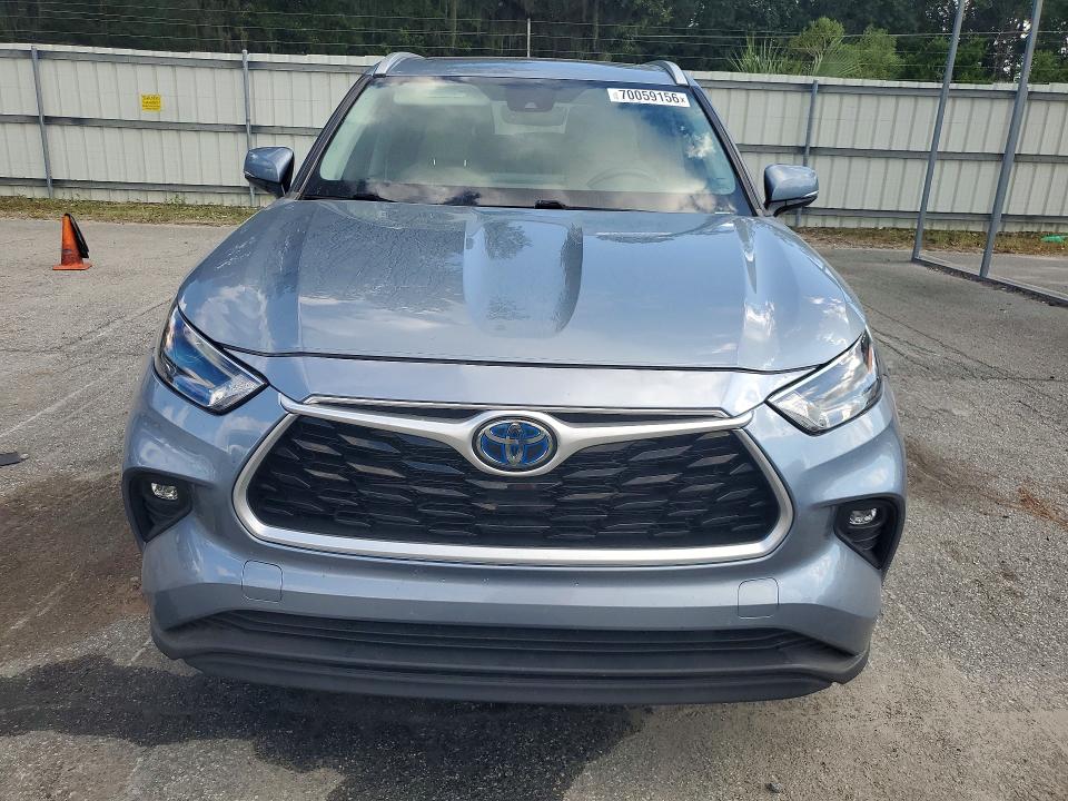 2022 Toyota Highlander Hybrid მანქანა იყიდება აუქციონზე, vin: 5TDGBRCH7NS075829, აუქციონის ნომერი: 70059156