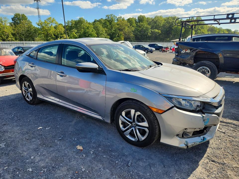 2018 Honda Civic მანქანა იყიდება აუქციონზე, vin: 2HGFC2F51JH597223, აუქციონის ნომერი: 68695686