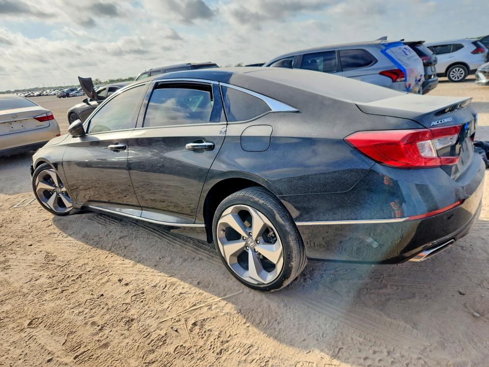 68513356 :رقم المزاد ، 1HGCV2F90JA048076 vin ، 2018 Honda Accord مزاد بيع