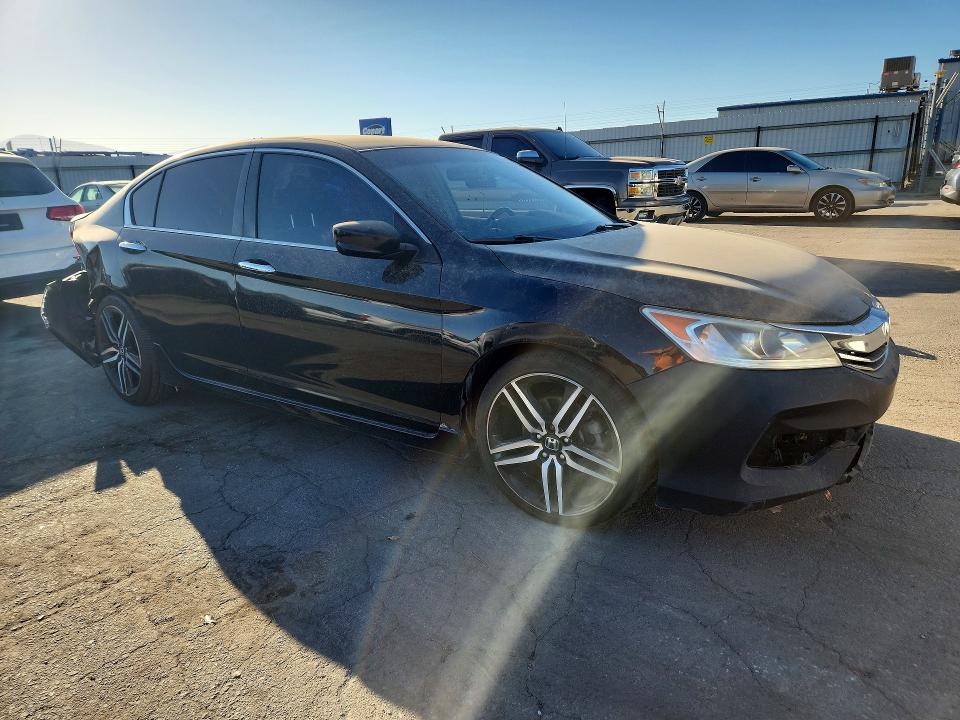 70678636 :رقم المزاد ، 1HGCR2F57HA079420 vin ، 2017 Honda Accord مزاد بيع
