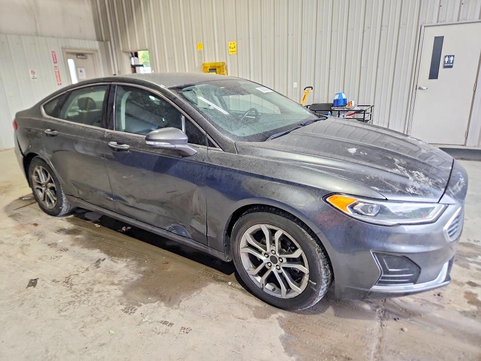 68603906 :رقم المزاد ، 3FA6P0CD7KR139393 vin ، 2019 Ford Fusion مزاد بيع