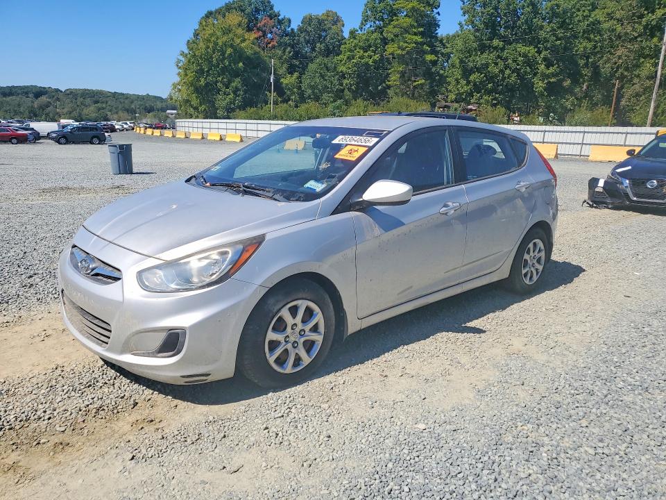2013 Hyundai Accent მანქანა იყიდება აუქციონზე, vin: KMHCT5AE8DU127150, აუქციონის ნომერი: 69364656