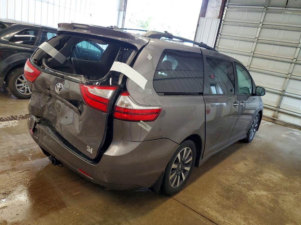Продаж на аукціоні авто 2019 Toyota Sienna, vin: 5TDDZ3DC6KS227092, номер лоту: 69847566