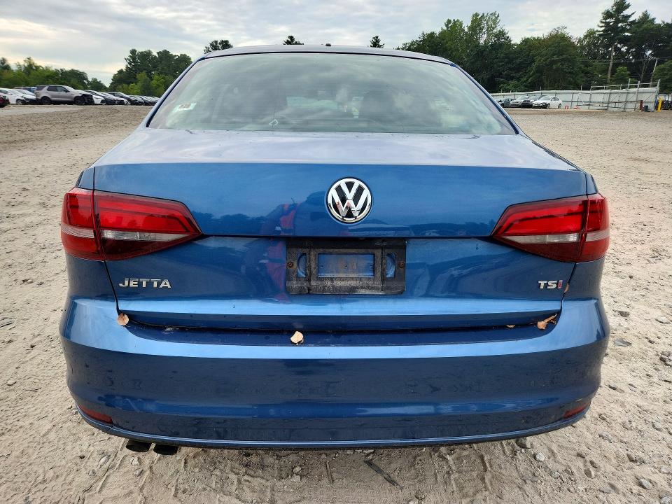 68044296 :رقم المزاد ، 3VW2B7AJ5HM412858 vin ، 2017 Volkswagen Jetta مزاد بيع