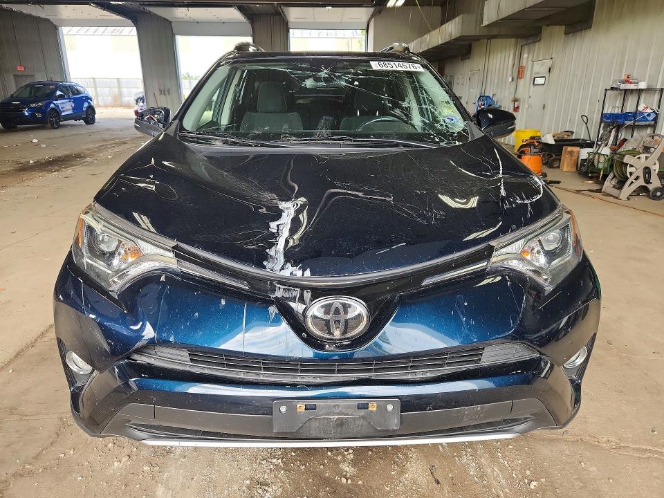 Продажа на аукционе авто 2018 Toyota Rav4, vin: JTMRFREV0JJ178016, номер лота: 68514576