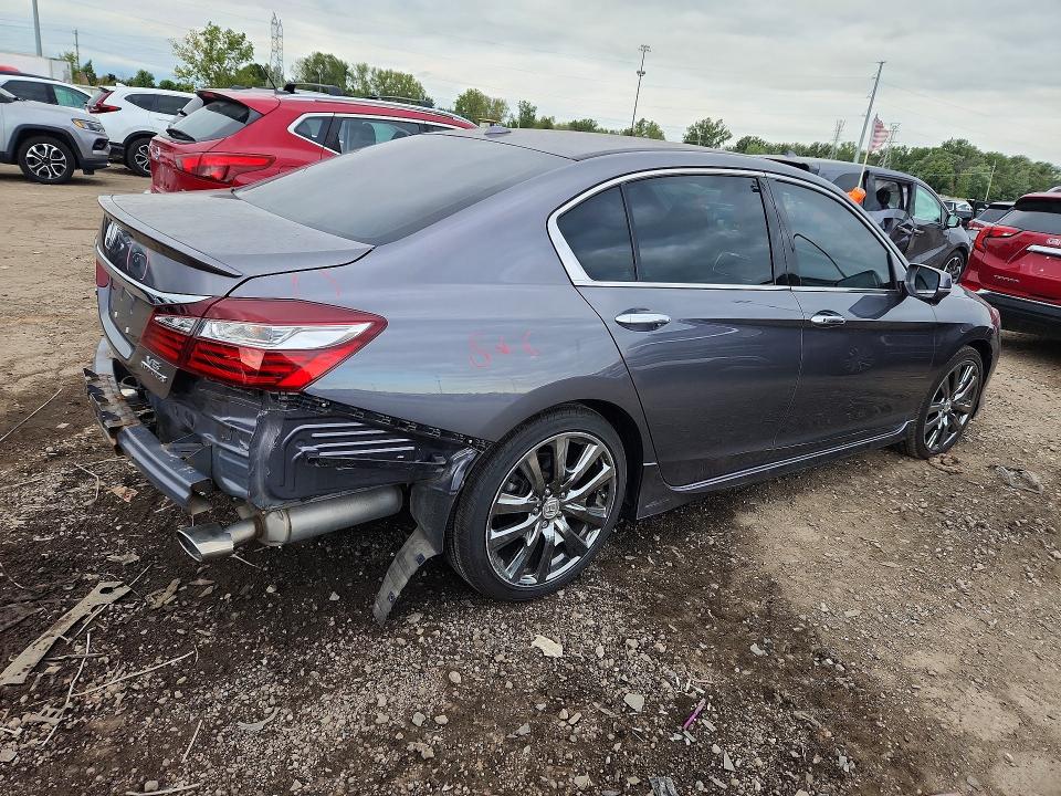 2017 Honda Accord მანქანა იყიდება აუქციონზე, vin: 1HGCR3F90HA038992, აუქციონის ნომერი: 69740666