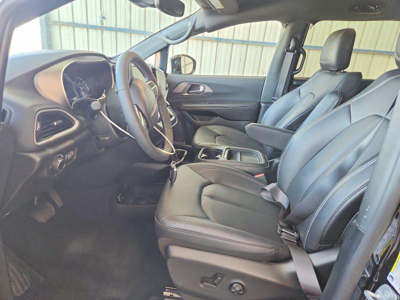 68493296 :رقم المزاد ، 2C4RC1BG4VR571857 vin ، 2027 Chrysler Pacifica مزاد بيع