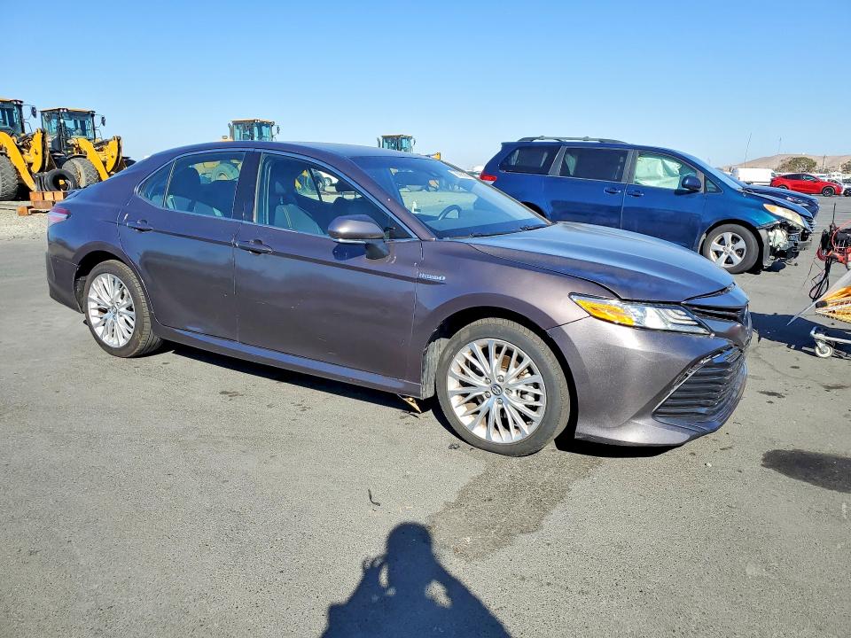 2020 Toyota Camry მანქანა იყიდება აუქციონზე, vin: 4T1F31AKXLU011524, აუქციონის ნომერი: 70666286
