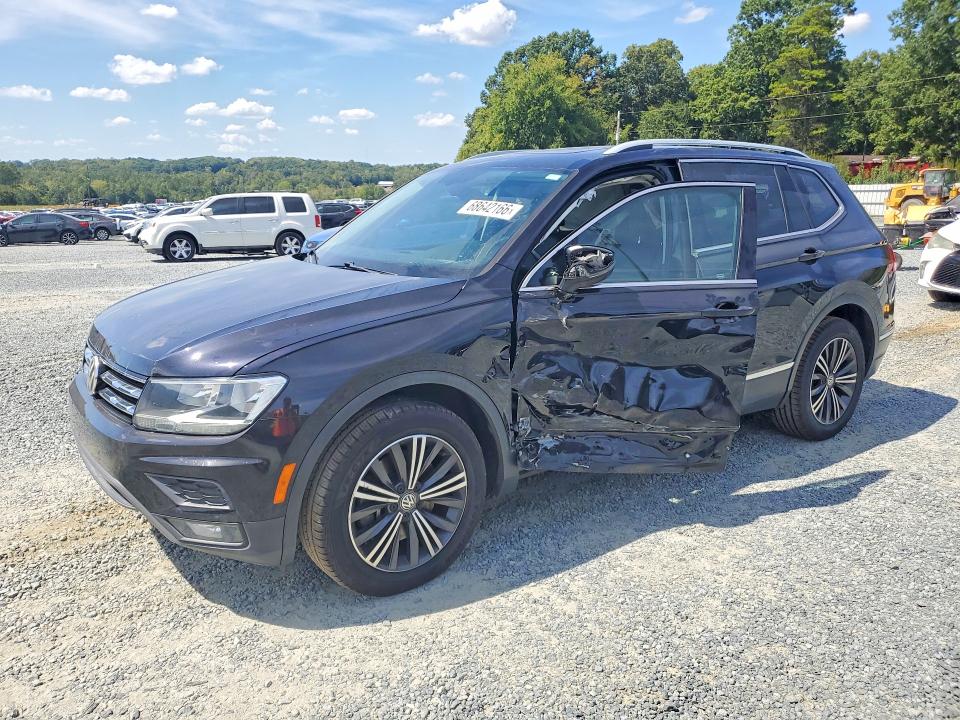 68642166 :رقم المزاد ، 3VV2B7AX2JM029698 vin ، 2018 Volkswagen Tiguan مزاد بيع