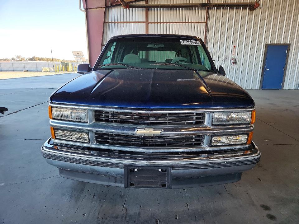 Продажа на аукционе авто 1999 Chevrolet Suburban, vin: 1GNEC16R7XJ434775, номер лота: 70560466