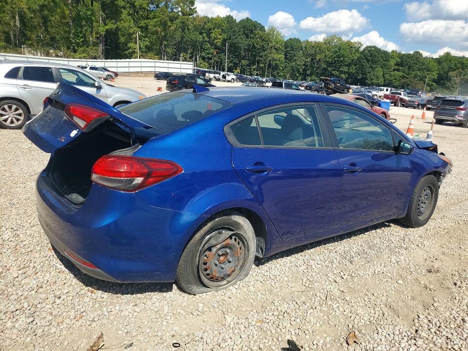 2017 Kia Forte მანქანა იყიდება აუქციონზე, vin: 3KPFL4A72HE116162, აუქციონის ნომერი: 71160266