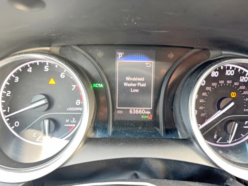 Auction sale of the 2018 Toyota Camry, vin: 4T1B11HKXJU560650        , lot number: 69310736