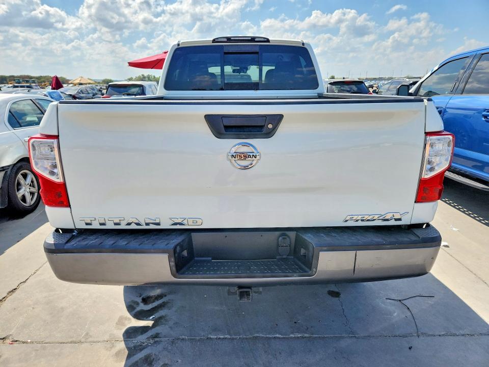 Продажа на аукционе авто 2018 Nissan Titan Xd, vin: 1N6BA1F49JN514615, номер лота: 69532156
