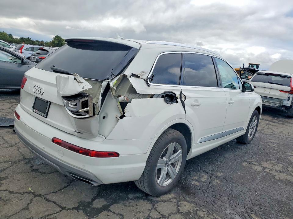 Продажа на аукционе авто 2018 Audi Q7, vin: WA1LHAF76JD030625, номер лота: 69216726