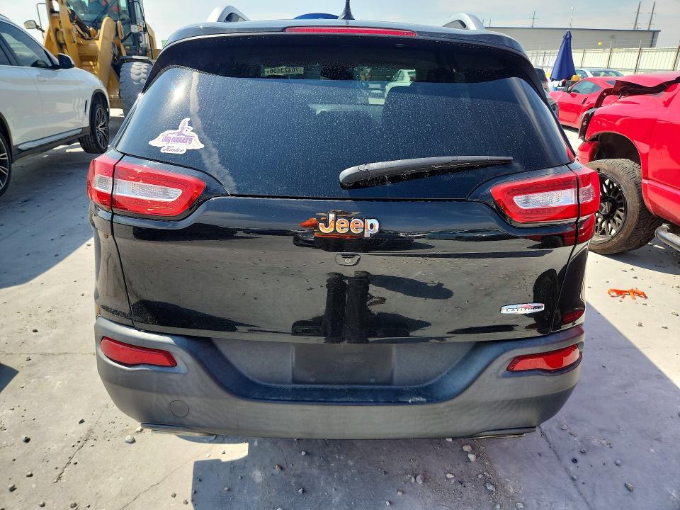 70423456 :رقم المزاد ، 1C4PJLCS9FW782069 vin ، 2015 Jeep Cherokee مزاد بيع