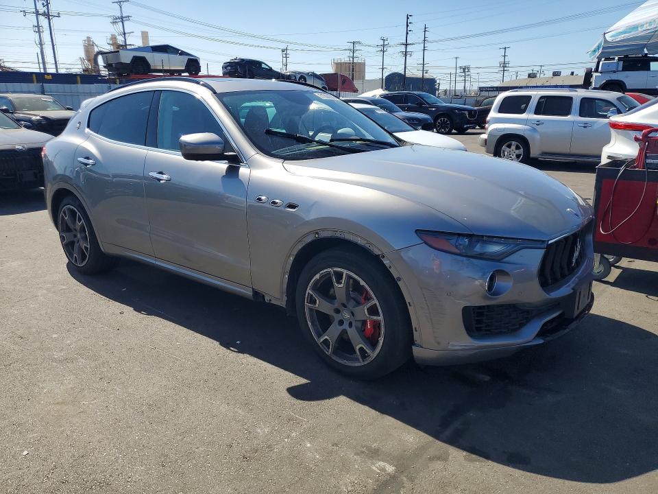 71390886 :رقم المزاد ، ZN661YUS1HX253606 vin ، 2017 Maserati Levante مزاد بيع