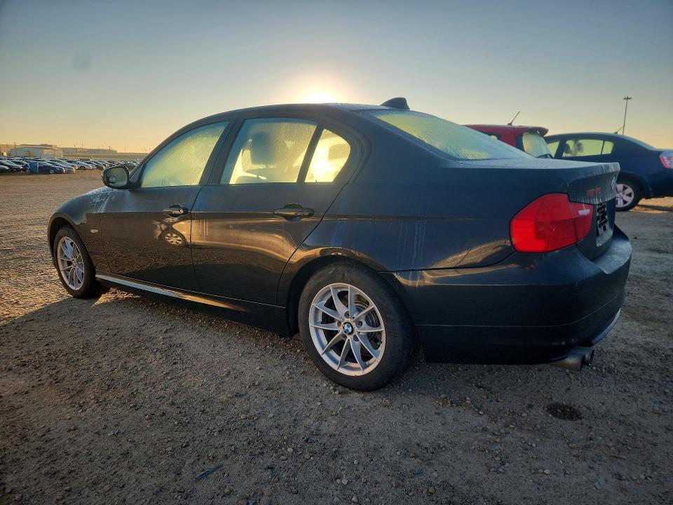 69032296 :رقم المزاد ، WBAPG7C5XBA795420 vin ، 2011 Bmw 323 مزاد بيع
