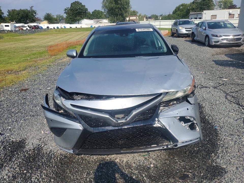 2018 Toyota Camry მანქანა იყიდება აუქციონზე, vin: 4T1BZ1HKXJU010583, აუქციონის ნომერი: 67249786