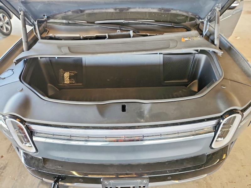 Продажа на аукционе авто 2025 Rivian R1s, vin: 7PDSGBBA3SN048046, номер лота: 66964086