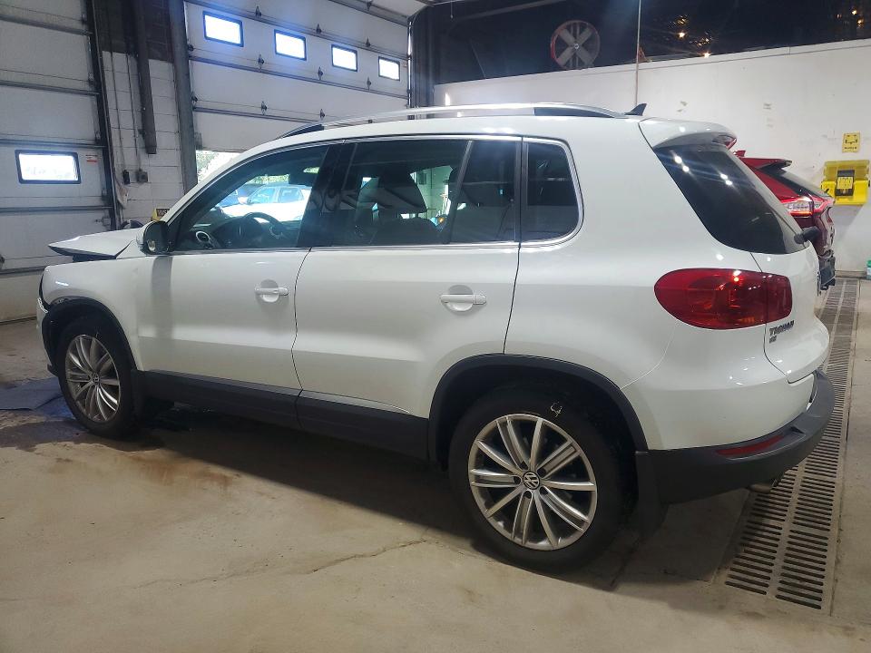 70174386 :رقم المزاد ، WVGBV7AX4GW583822 vin ، 2016 Volkswagen Tiguan مزاد بيع
