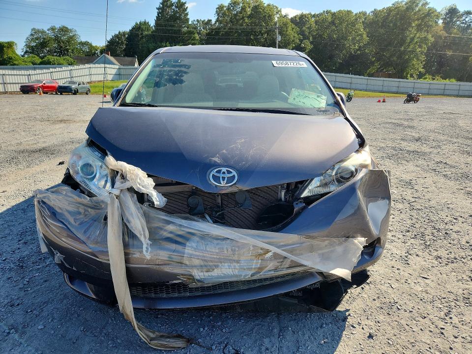 Aukcja sprzedaży 2011 Toyota Sienna, vin: 5TDKK3DC6BS171196, numer aukcji: 69587226