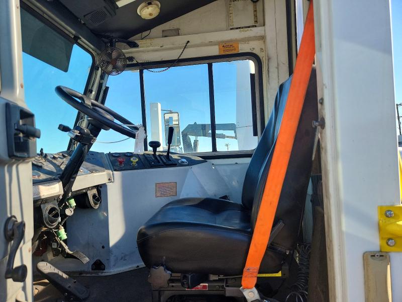Продажа на аукционе авто 2013 Kalmar Ottawa 4x2, vin: 11VF813E8DA000009, номер лота: 69376216