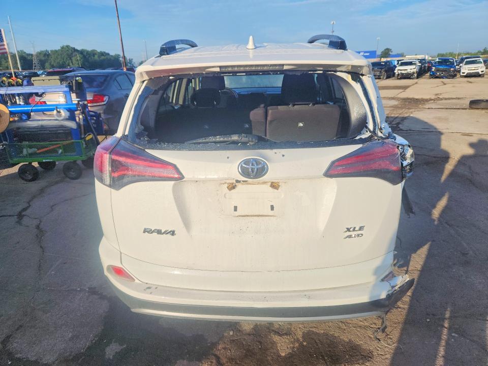 Aukcja sprzedaży 2018 Toyota Rav4, vin: JTMRFREV3JJ222364, numer aukcji: 68028636