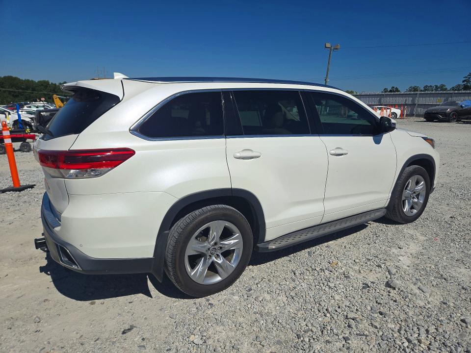 71146666 :رقم المزاد ، 5TDYZRFHXHS195320 vin ، 2017 Toyota Highlander مزاد بيع