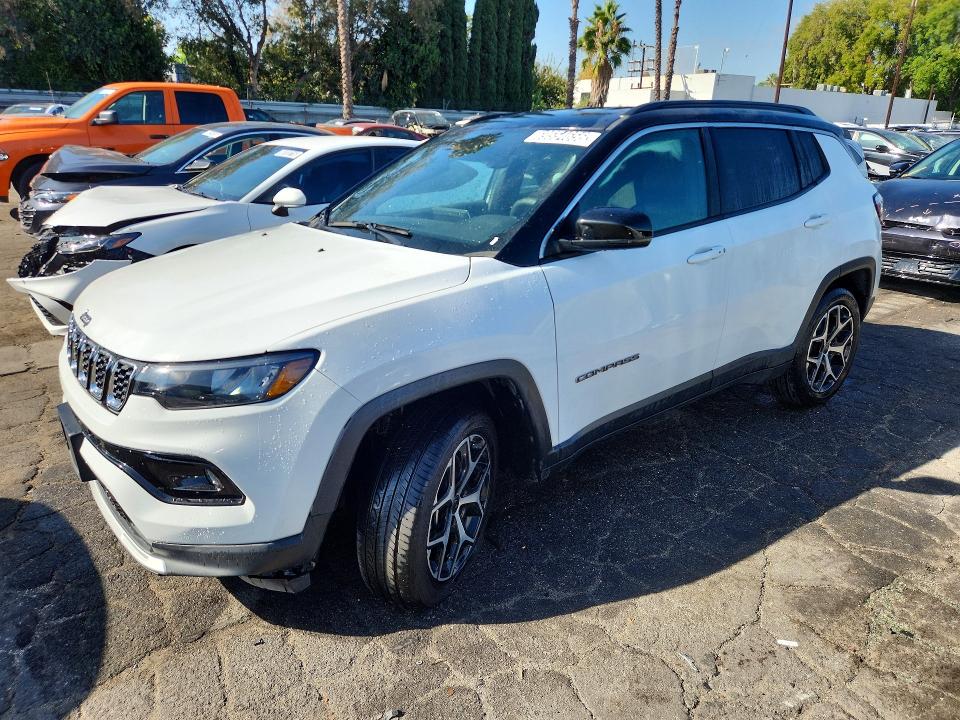 69554656 :رقم المزاد ، 3C4NJDCN7ST597400 vin ، 2025 Jeep Compass مزاد بيع