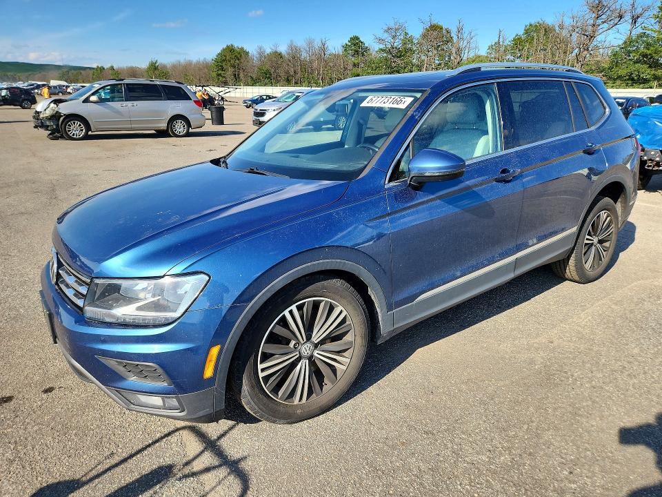 Продажа на аукционе авто 2018 Volkswagen Tiguan, vin: 3VV2B7AX4JM013101, номер лота: 67773166