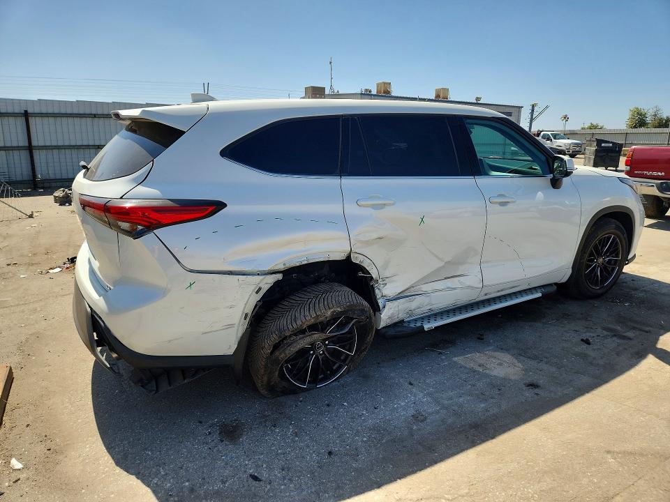Продаж на аукціоні авто 2021 Toyota Highlander, vin: 5TDZZRAH1MS517882, номер лоту: 69595166