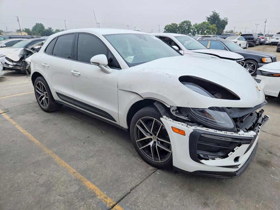 70514236 :رقم المزاد ، WP1AA2A55PLB11240 vin ، 2023 Porsche Macan مزاد بيع