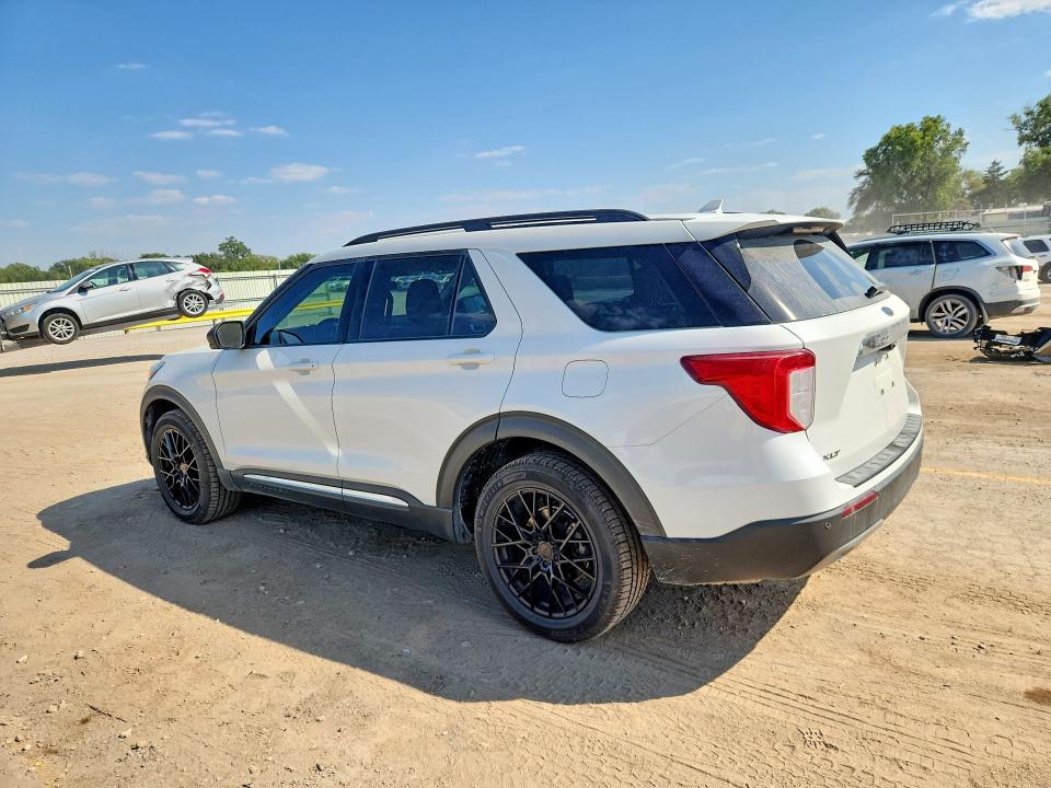 Продажа на аукционе авто 2022 Ford Explorer, vin: 1FMSK8DH3NGB15901, номер лота: 65636386