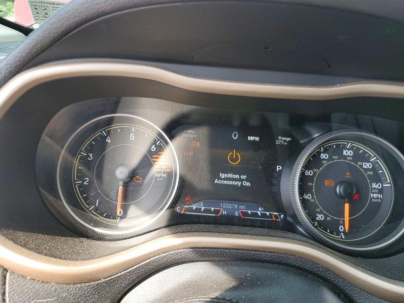 67660346 :رقم المزاد ، 1C4PJMDB3JD617143 vin ، 2018 Jeep Cherokee مزاد بيع