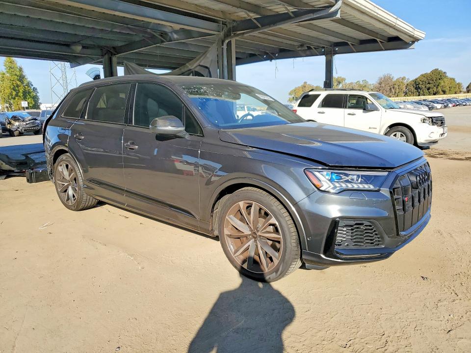 Продажа на аукционе авто 2023 Audi Sq7, vin: WA1VWBF7XPD022928, номер лота: 69646236